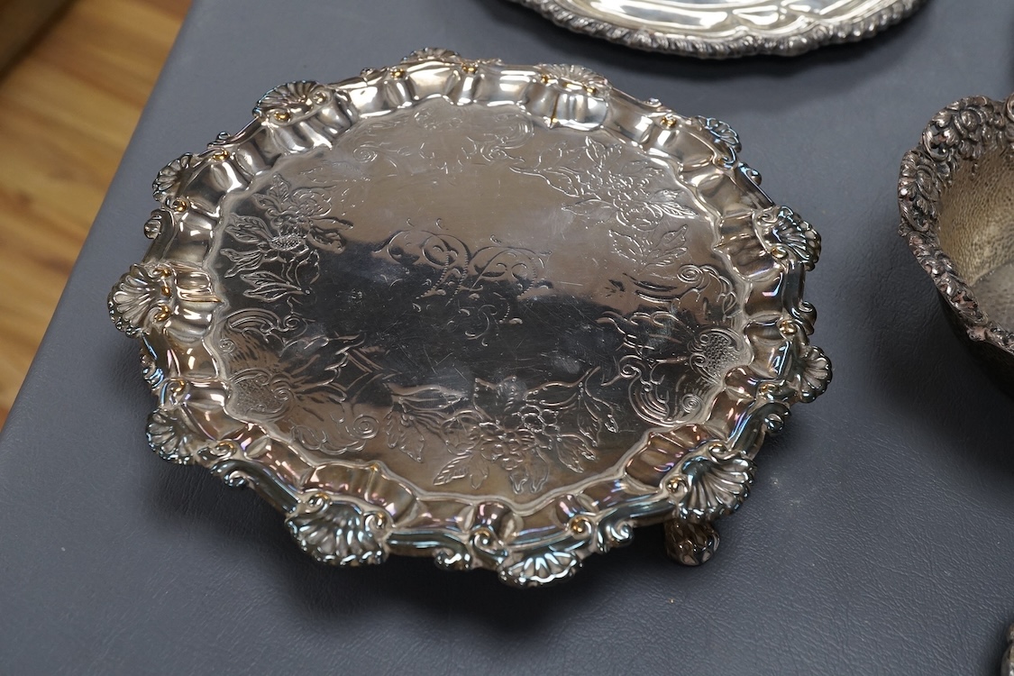 A Mexican sterling plate and small dish, an 800 standard white metal foliate bowl and a white metal dish and similar waiter, gross weight 30.5oz.
